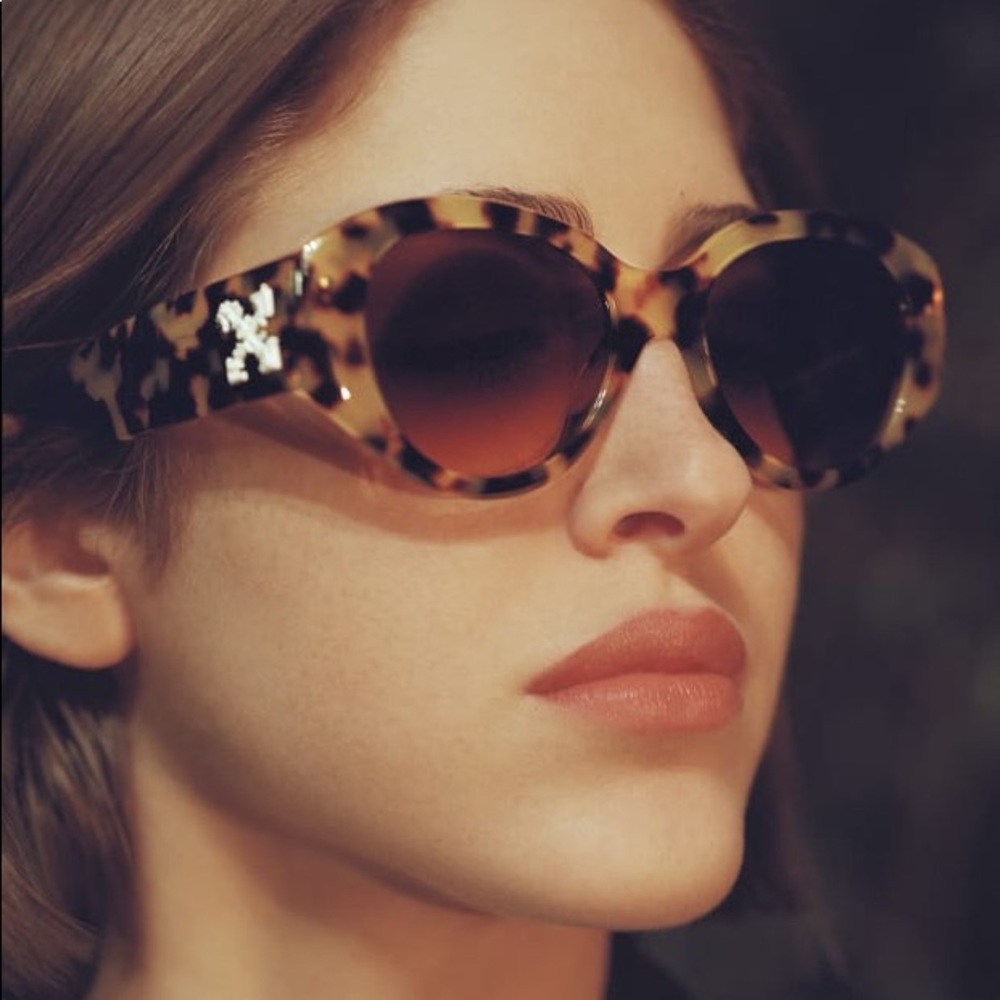 Off-white X sunglass hut